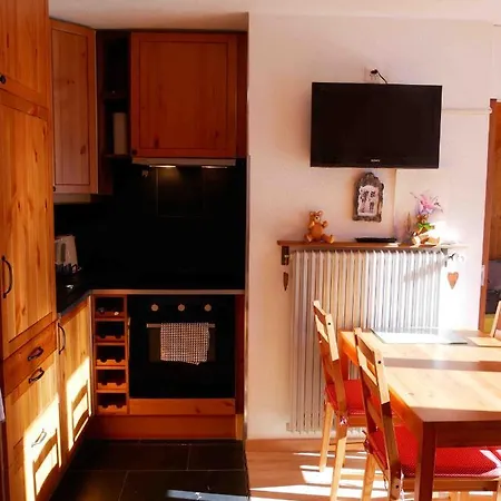 Romantic Chalet-style Flat With Mountain View *