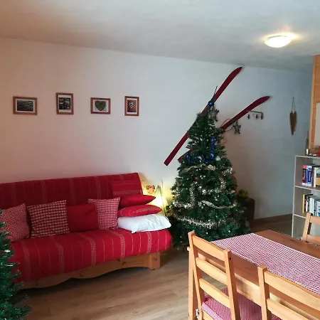 Romantic Chalet-style Flat With Mountain View