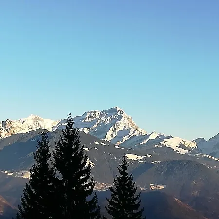 Romantic Chalet-style Flat With Mountain View Apartament *