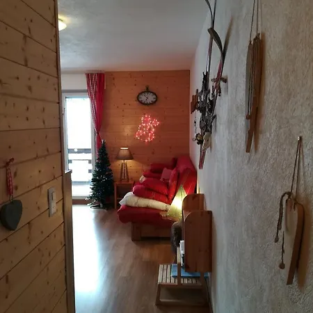 Romantic Chalet-style Flat With Mountain View Apartament