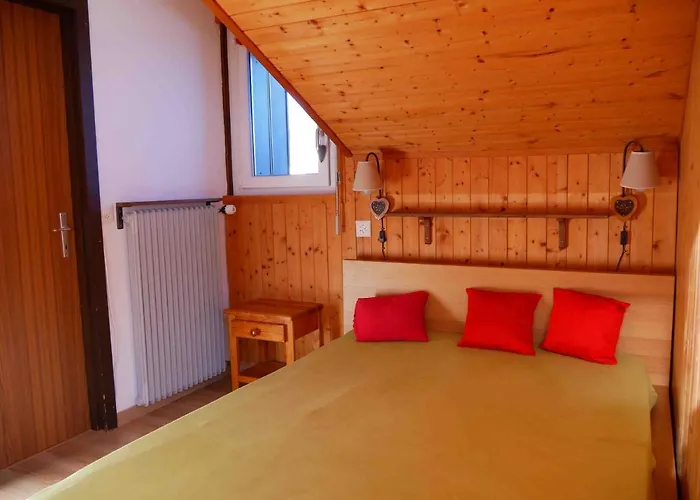 Romantic Chalet-style Flat With Mountain View Apartmán *