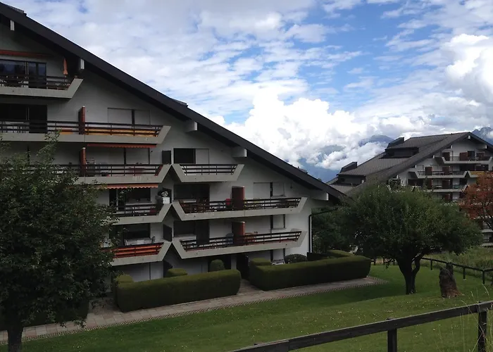 Romantic Chalet-style Flat With Mountain View Apartmán *