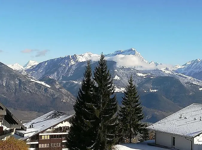 Romantic Chalet-style Flat With Mountain View Apartmán *