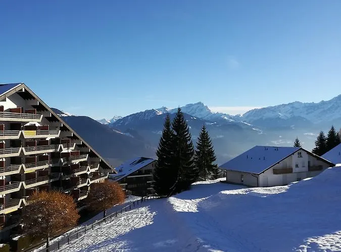 Romantic Chalet-style Flat With Mountain View Apartmán *