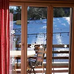 Apartament Romantic Chalet-style Flat With Mountain View *