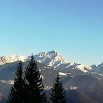 Romantic Chalet-style Flat With Mountain View Apartament *