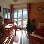 Romantic Chalet-style Flat With Mountain View Apartament