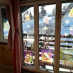Apartament Romantic Chalet-style Flat With Mountain View *