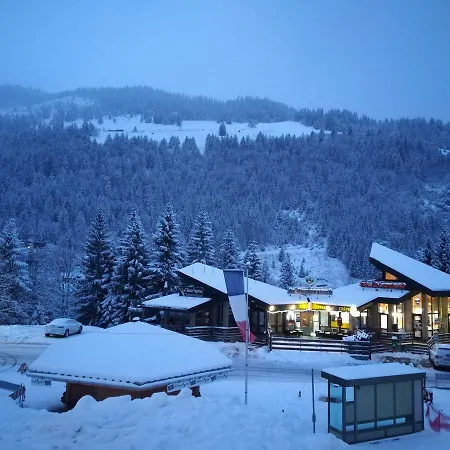 Apartament Romantic Chalet-style Flat With Mountain View *