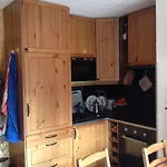Daire Romantic Chalet-style Flat With Mountain View
