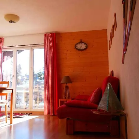 Romantic Chalet-style Flat With Mountain View דירה