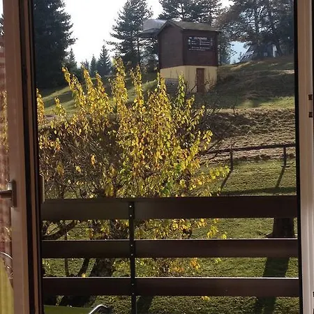 דירה Romantic Chalet-style Flat With Mountain View