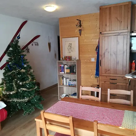 דירה Romantic Chalet-style Flat With Mountain View *