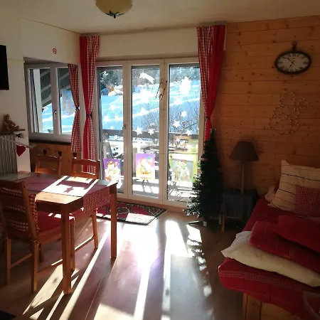 Romantic Chalet-style Flat With Mountain View Appartement